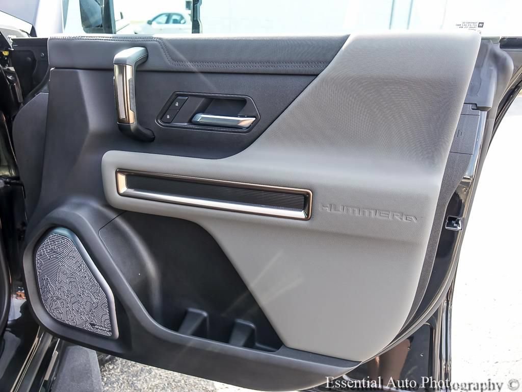 Used 2025 GMC Hummer EV 2X AWD/4WD image 29