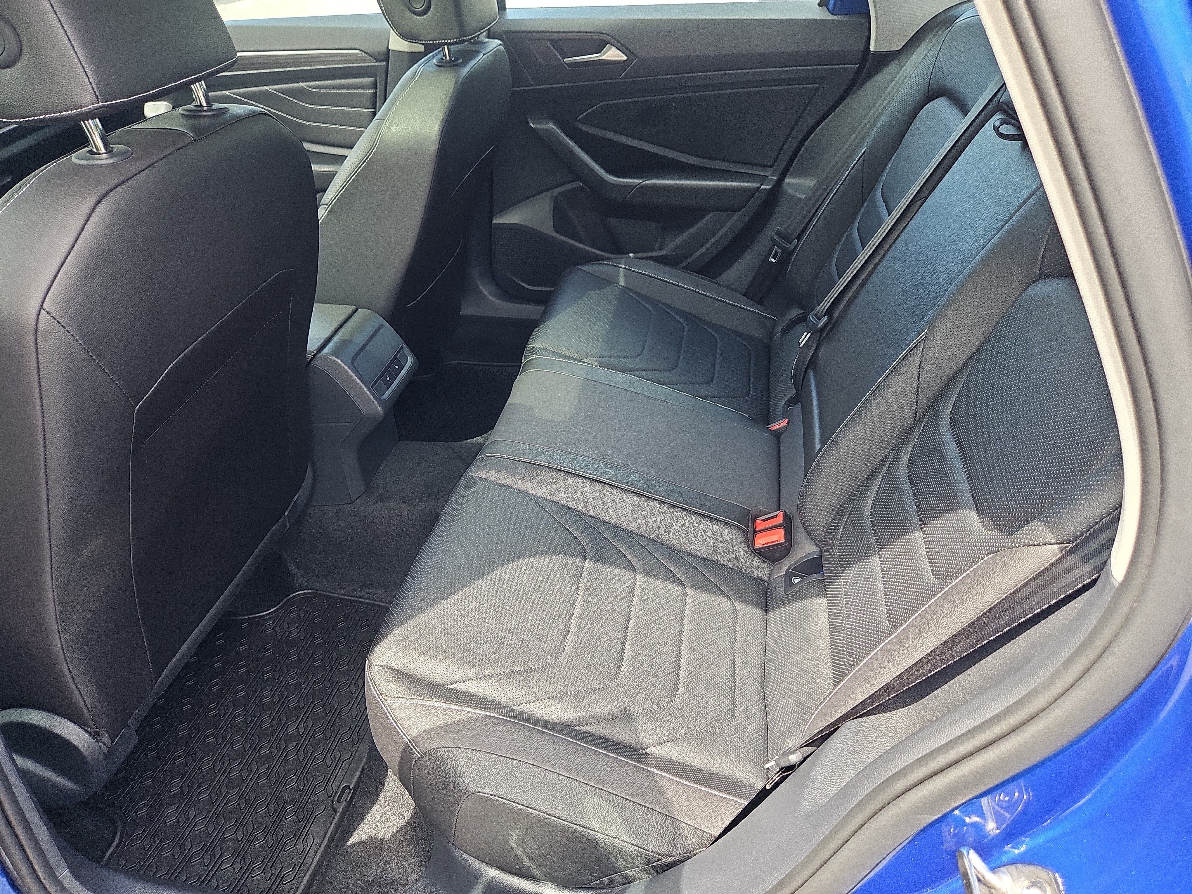 Certified 2024 Volkswagen Jetta SEL FWD image 37