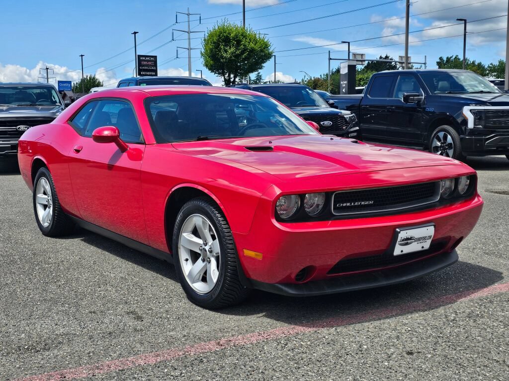 Used 2013 Dodge Challenger SXT RWD image 8