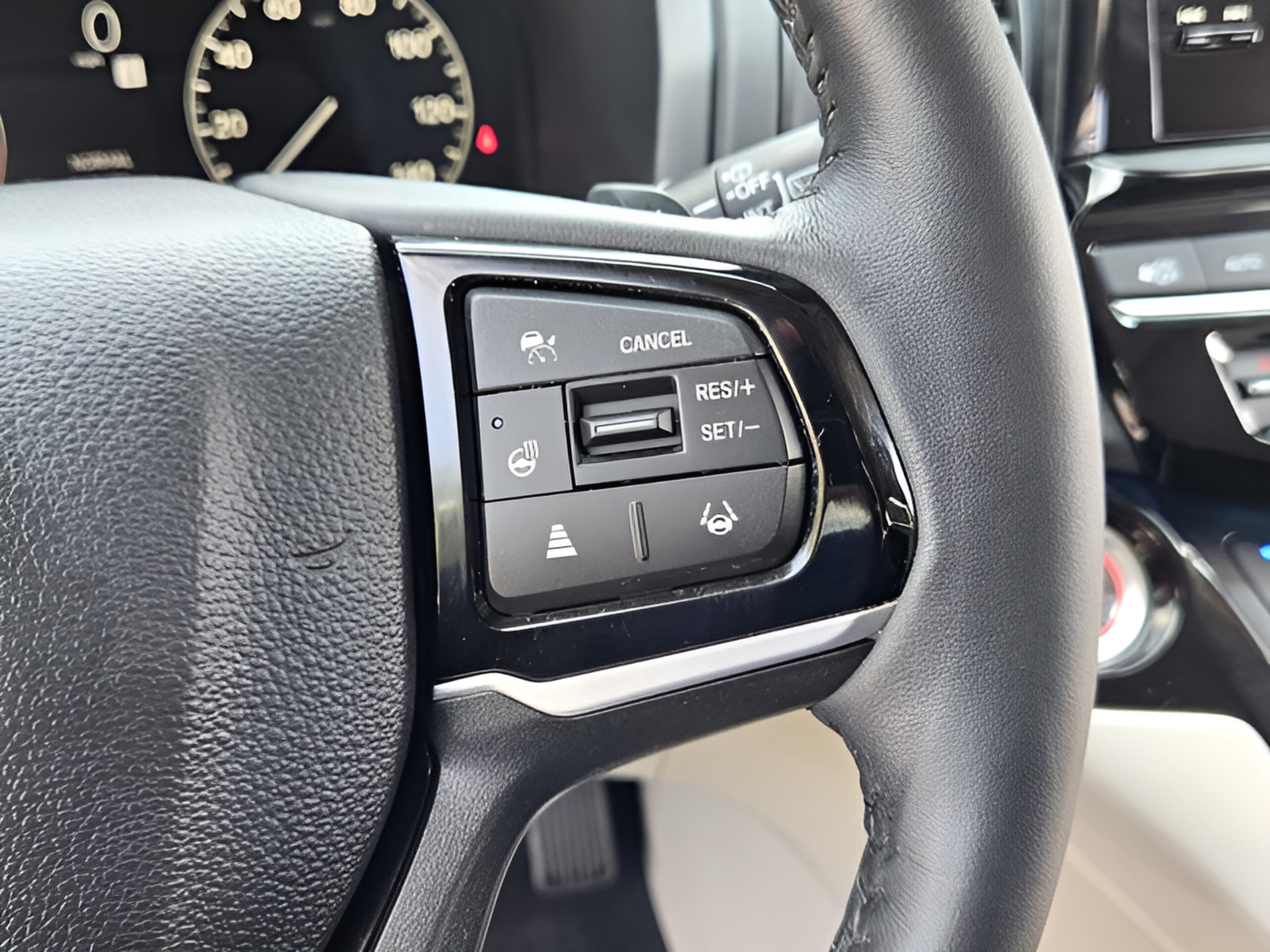 Used 2025 Honda Odyssey Elite image 25