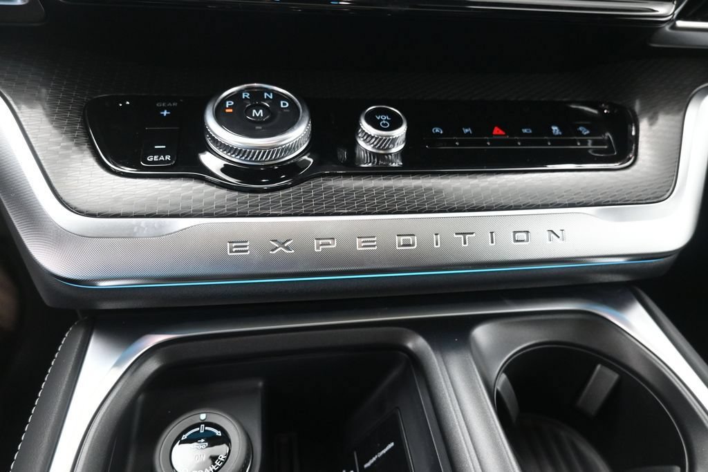 New 2027 Ford Expedition Platinum w/ Stealth Appearance Package AWD/4WD image 27