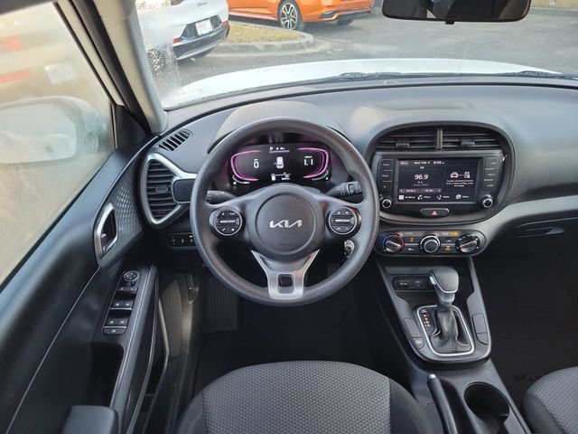 Used 2023 Kia Soul LX image 24