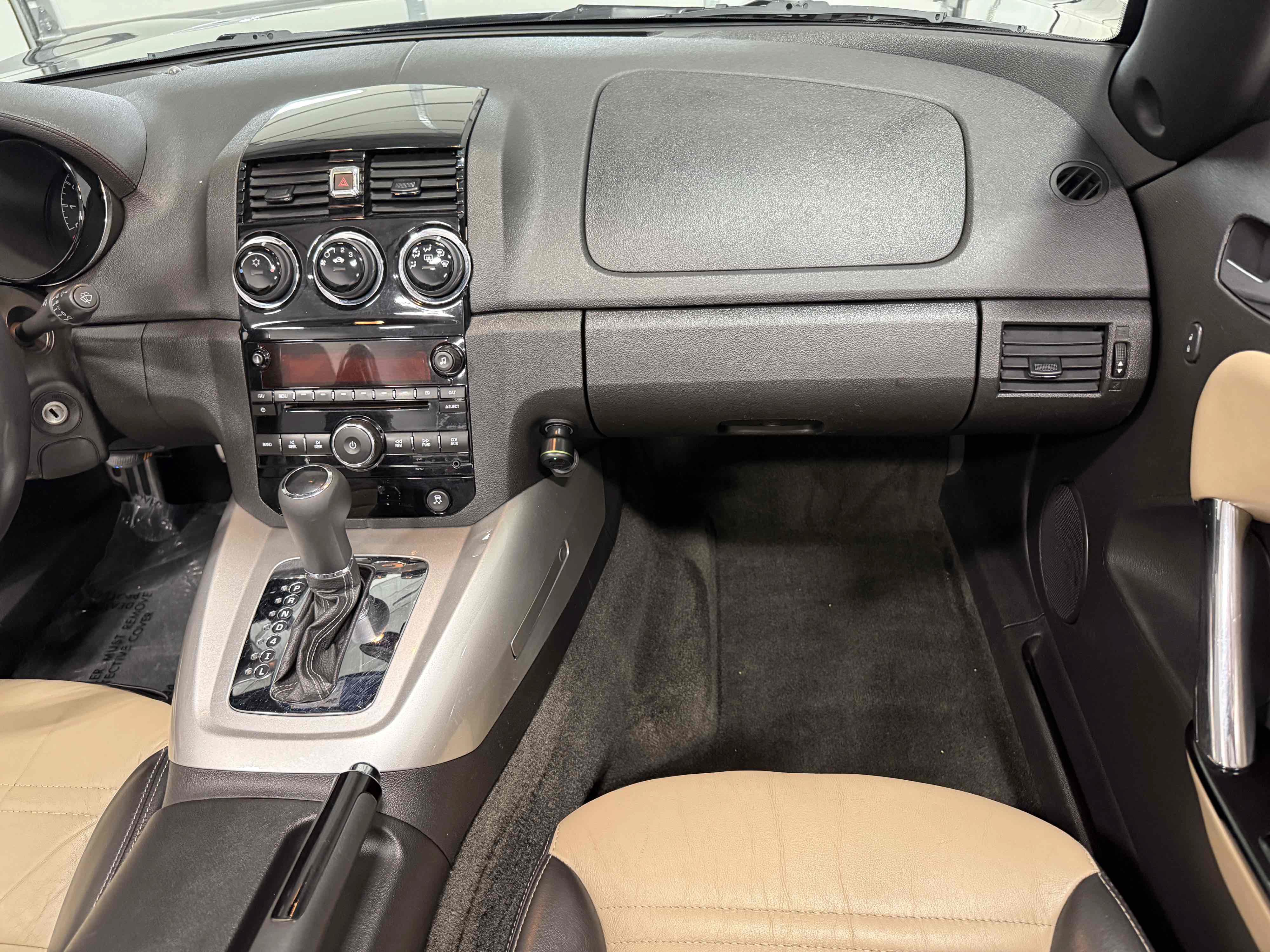 Used 2009 Saturn Sky w/ Premium Trim Package RWD image 60
