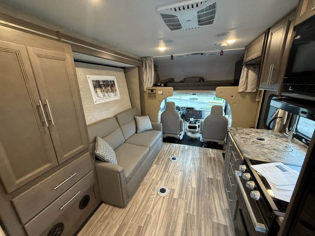 Used 2023 Ford E-450 and Econoline 450 Super Duty w/ Motorhome Prep Package image 38