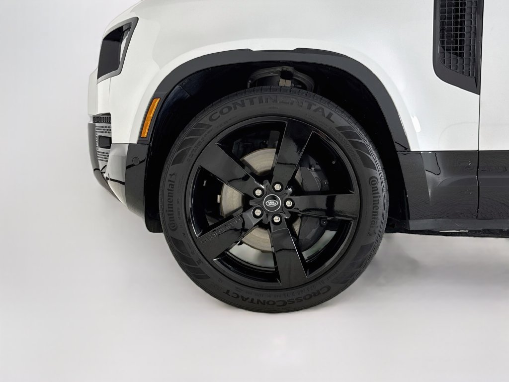 Used 2024 Land Rover Defender 110 X-Dynamic SE AWD/4WD image 27