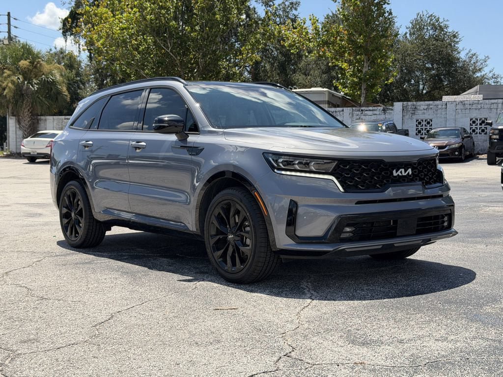 Certified 2023 Kia Sorento SX FWD image 2