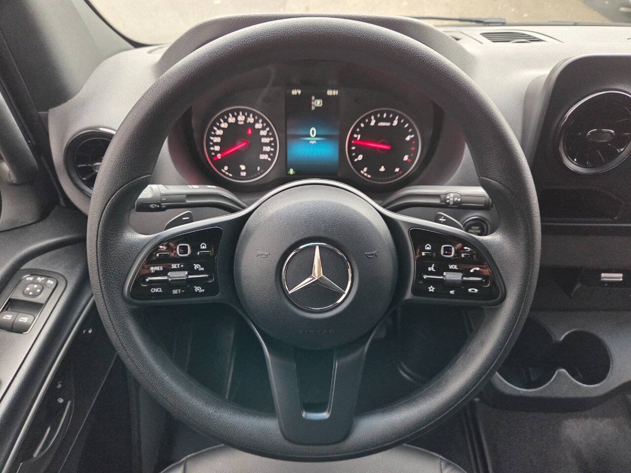 Used 2024 Mercedes-Benz Sprinter 2500 image 12