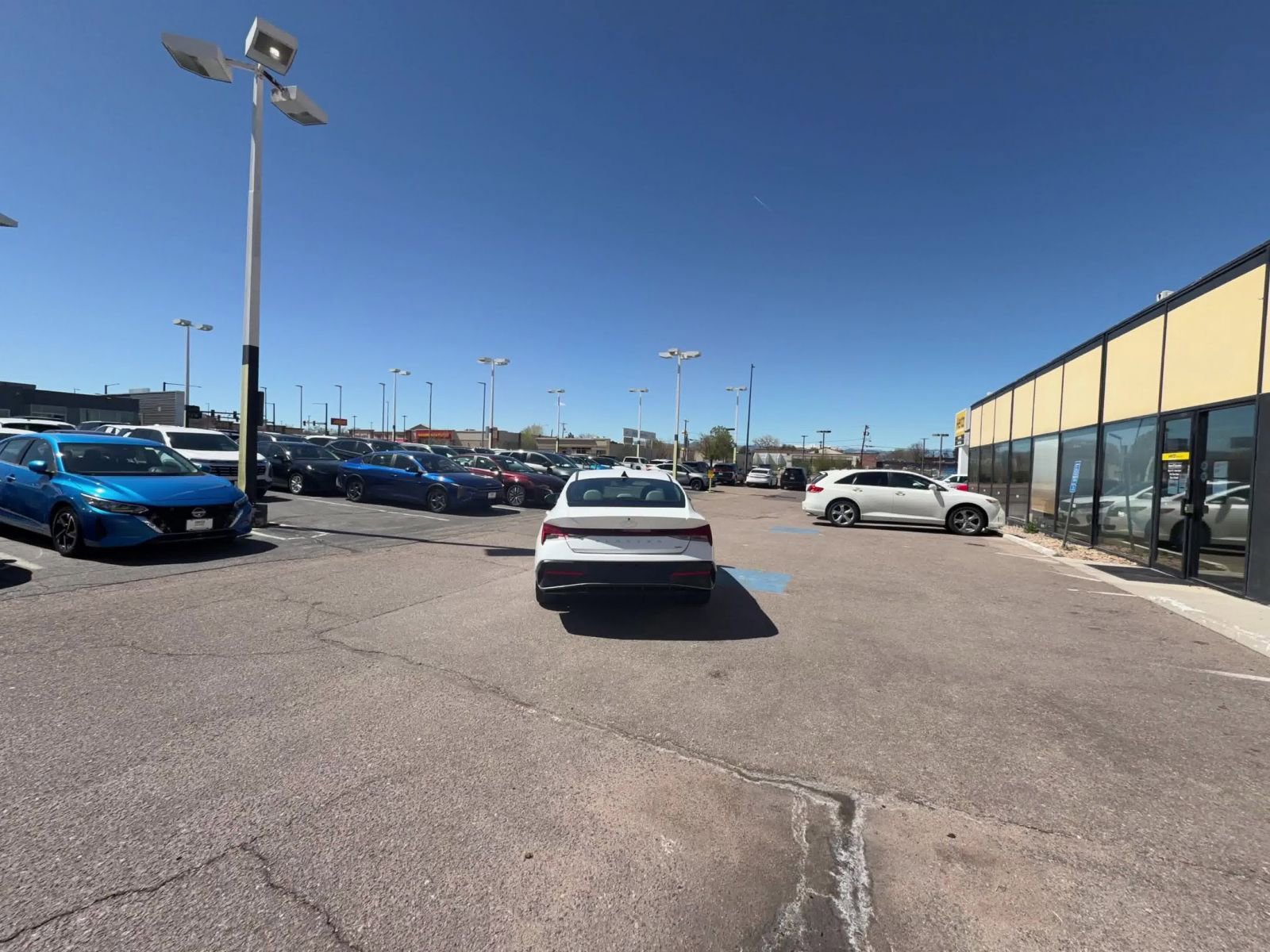 Used 2025 Hyundai Elantra Limited image 16