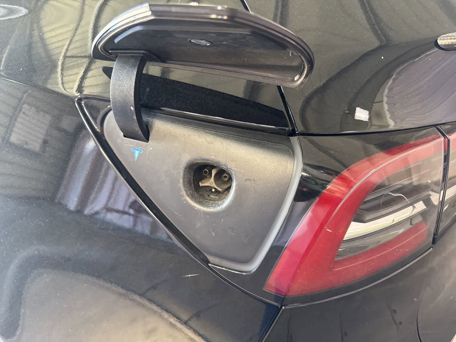 Used 2022 Tesla Model Y Performance AWD/4WD image 11