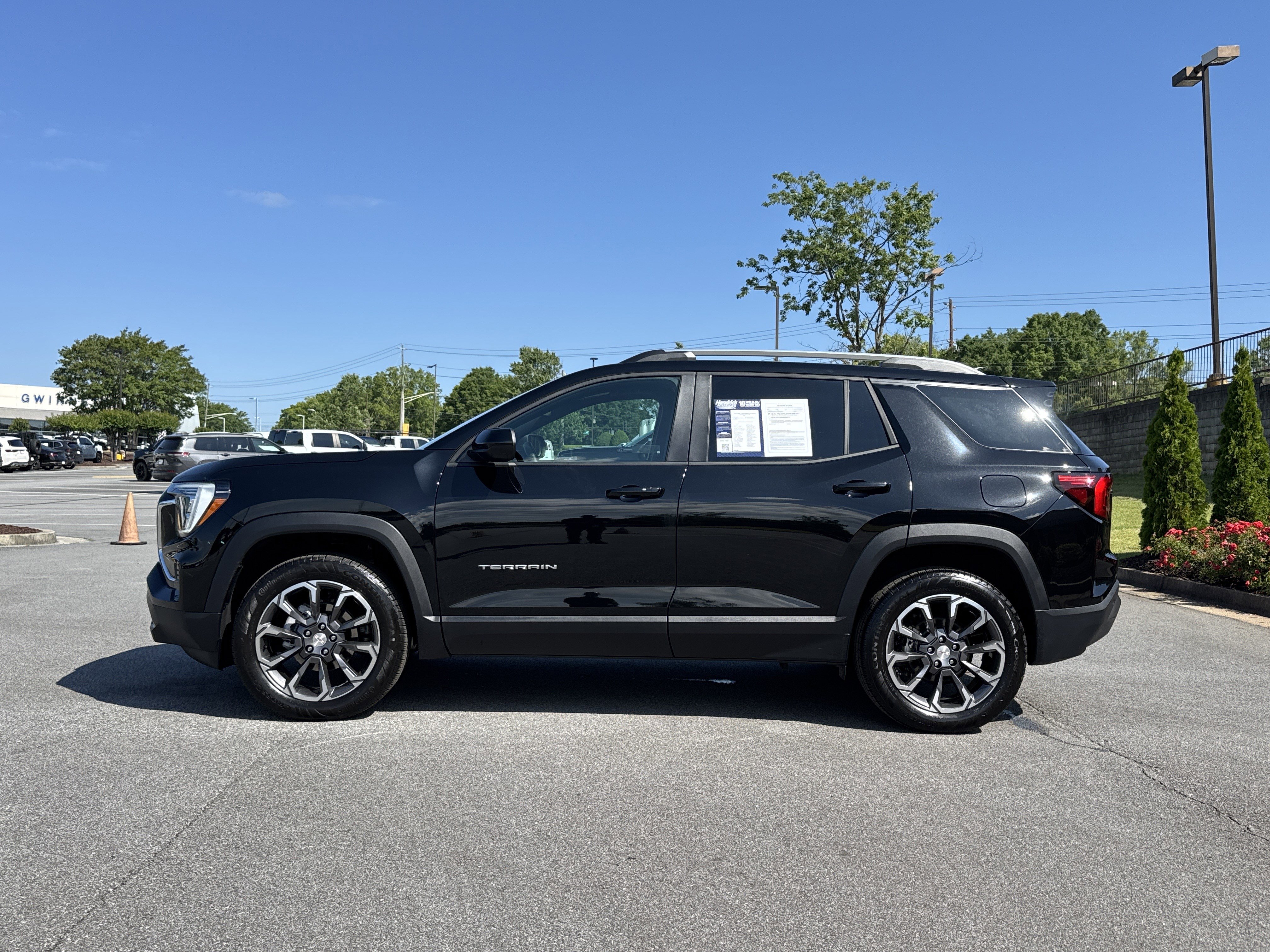 Used 2026 GMC Terrain Elevation w/ Elevation Premium Package FWD image 7