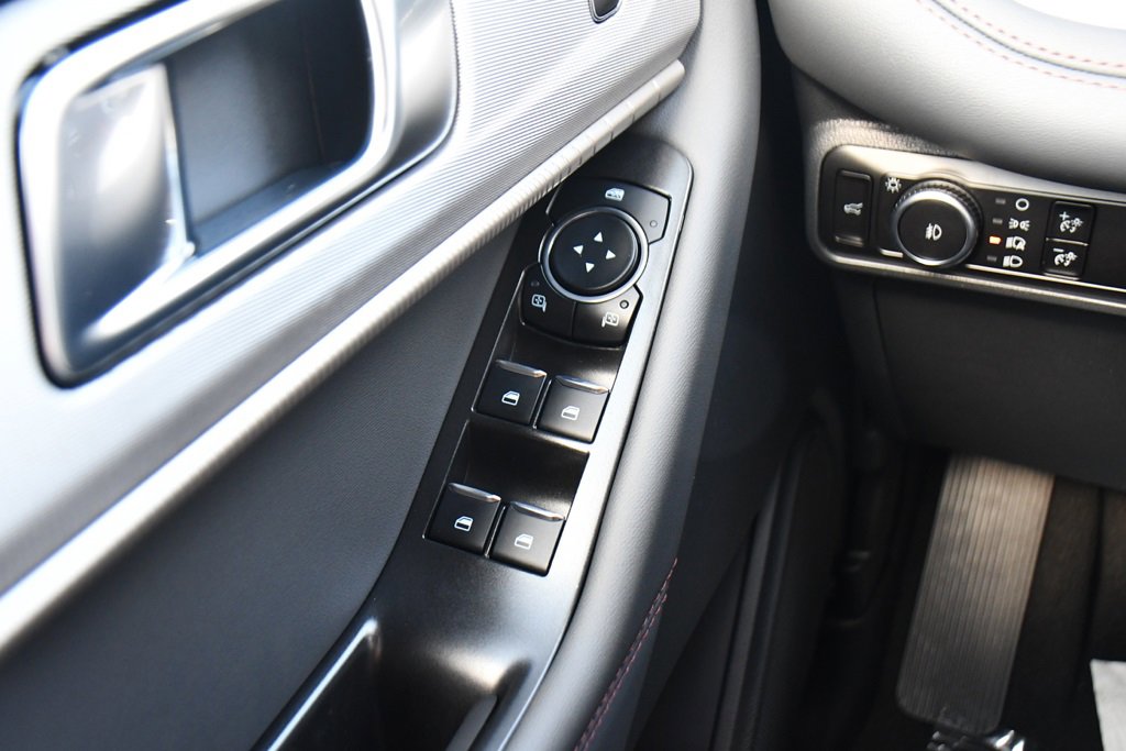 Used 2025 Ford Explorer Active w/ Active Comfort Package image 25