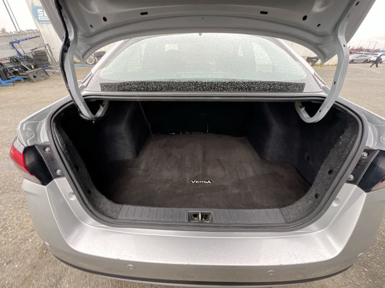Used 2024 Nissan Versa SR FWD image 24