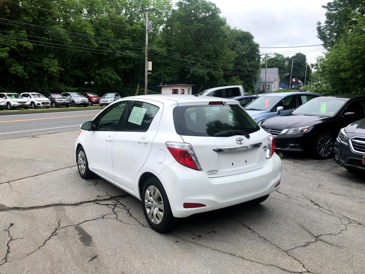 Used 2013 Toyota Yaris LE image 6