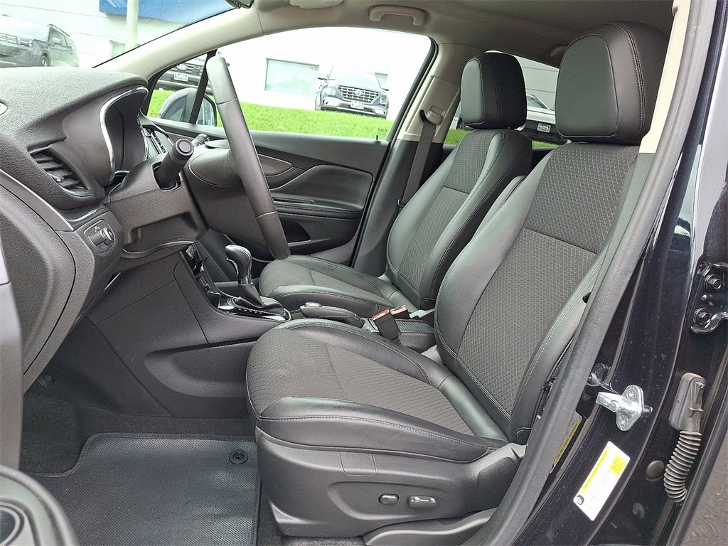 Used 2022 Buick Encore Preferred w/ Safety Package image 14