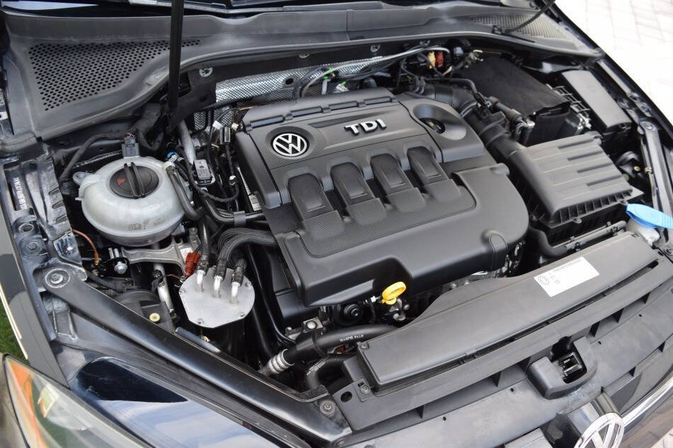 Used 2015 Volkswagen Golf TDI S FWD image 90