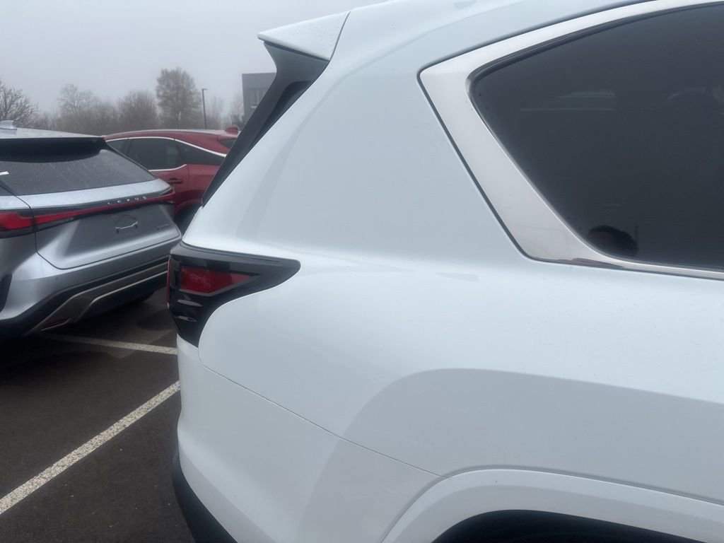 Used 2022 Lexus LX 600 F Sport image 13