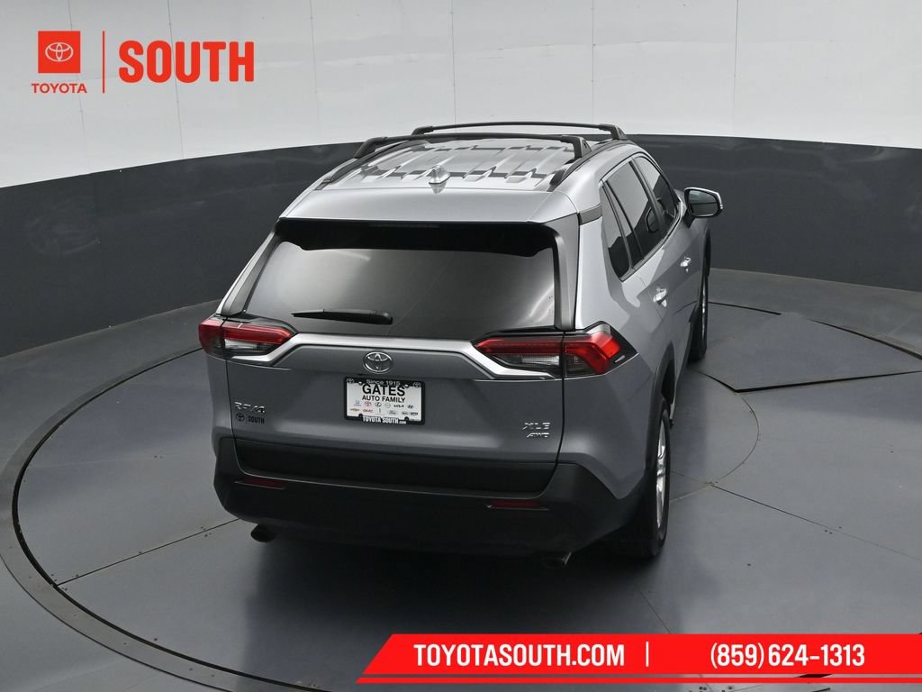 Used 2021 Toyota RAV4 XLE AWD/4WD image 42