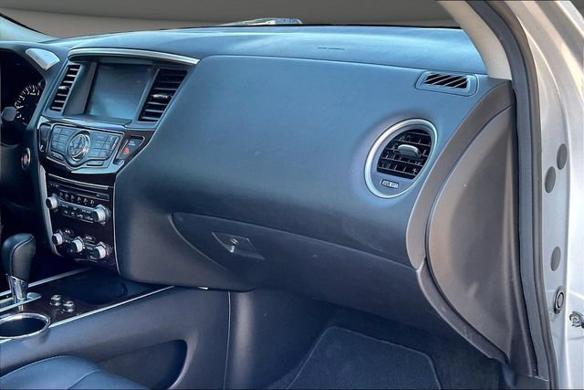 Used 2013 Nissan Pathfinder Platinum FWD image 15