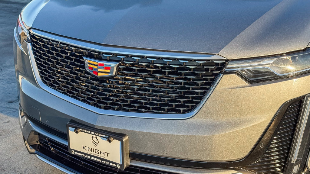 Used 2024 Cadillac XT6 Premium Luxury FWD image 6