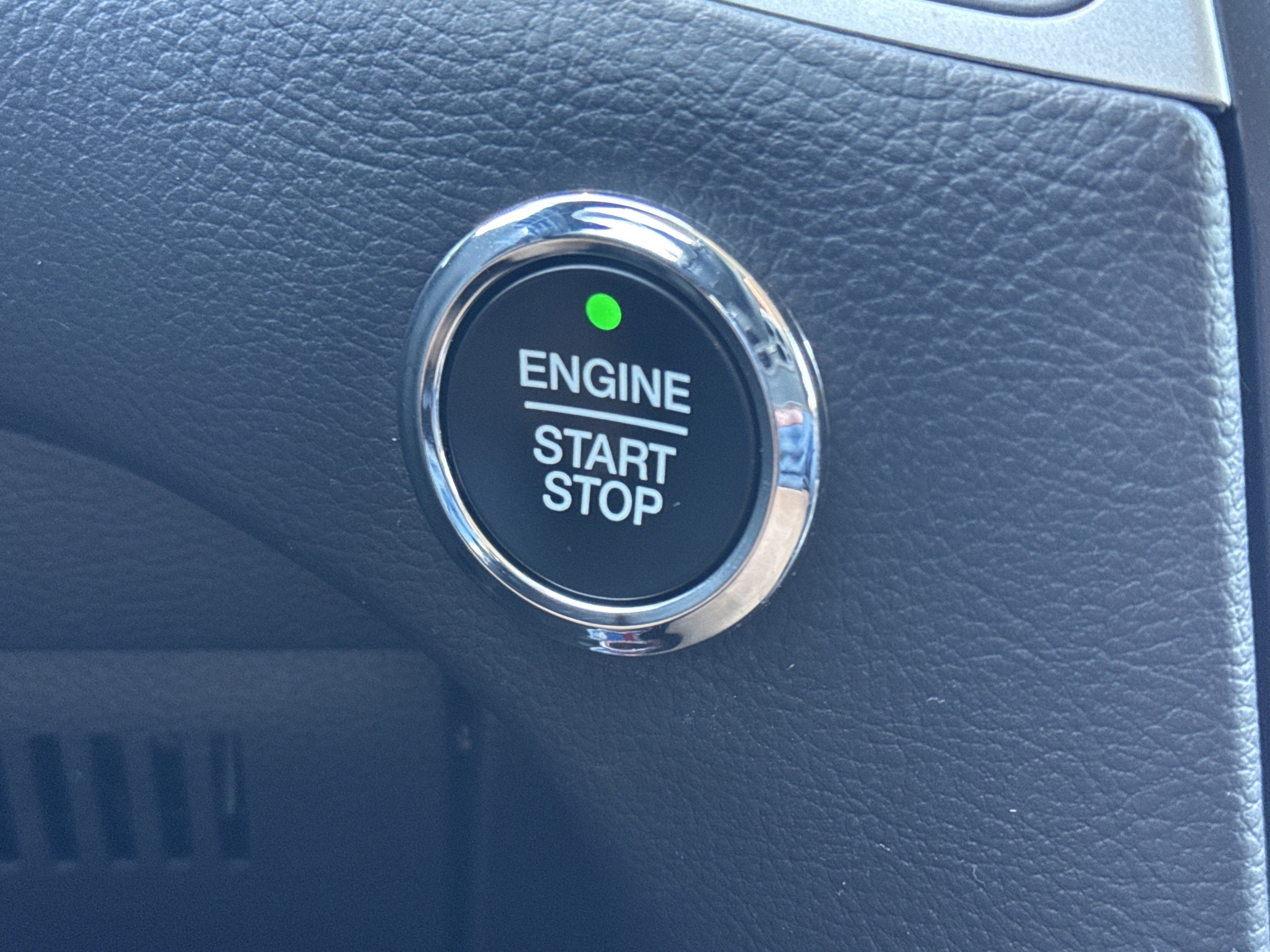 Used 2024 Ford Edge SEL image 23