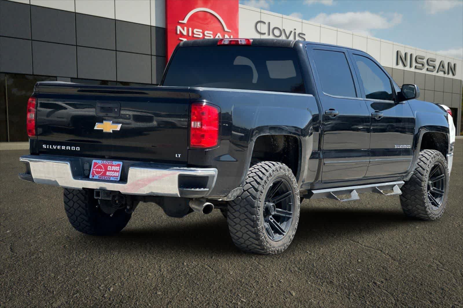Used 2015 Chevrolet Silverado 1500 LT w/ LT Convenience Package RWD image 3