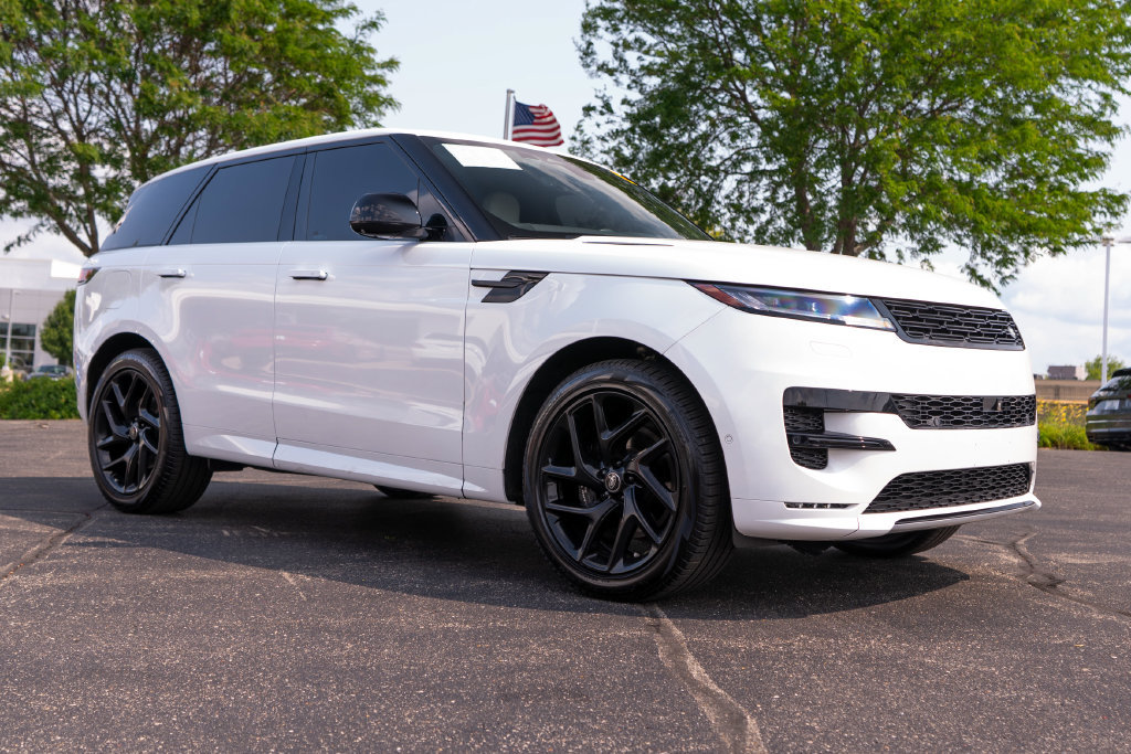 Used 2024 Land Rover Range Rover Sport Dynamic SE AWD/4WD image 2