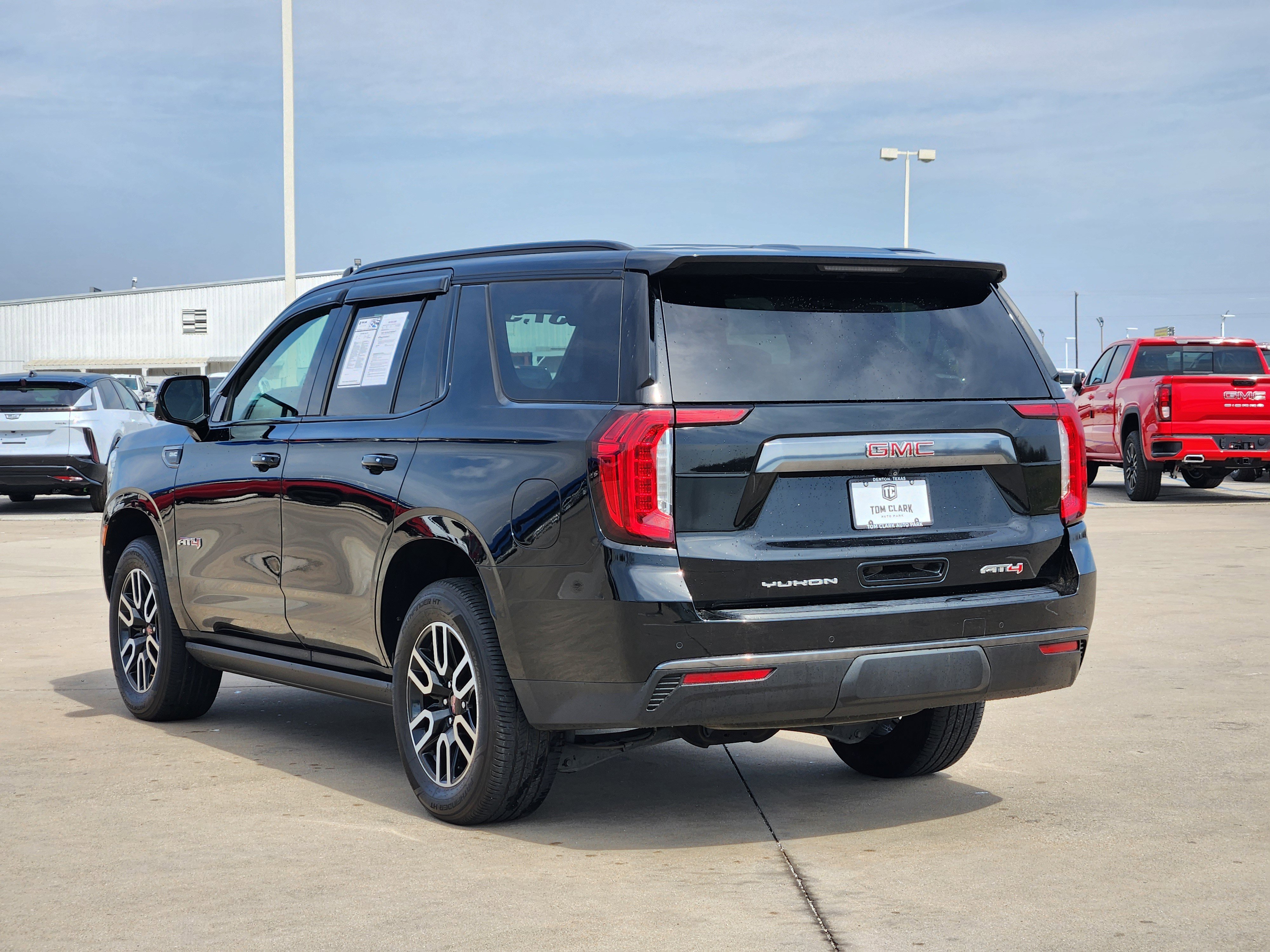 Used 2021 GMC Yukon AT4 w/ AT4 Premium Package image 5