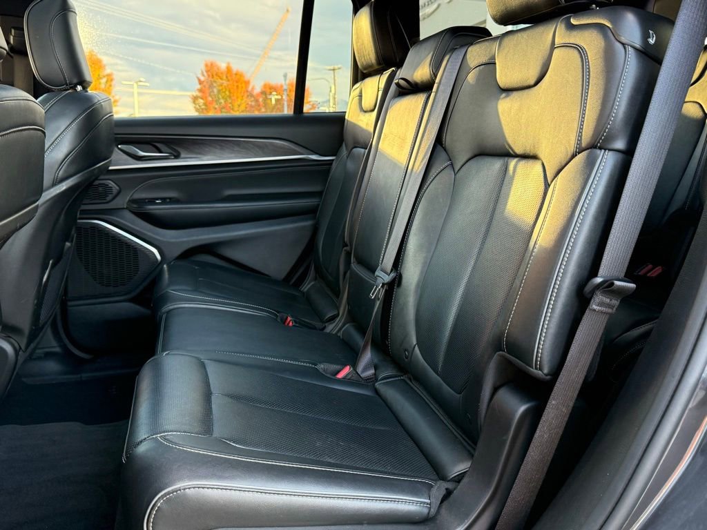 Used 2024 Jeep Grand Cherokee L Overland w/ Trailer Tow Package image 28