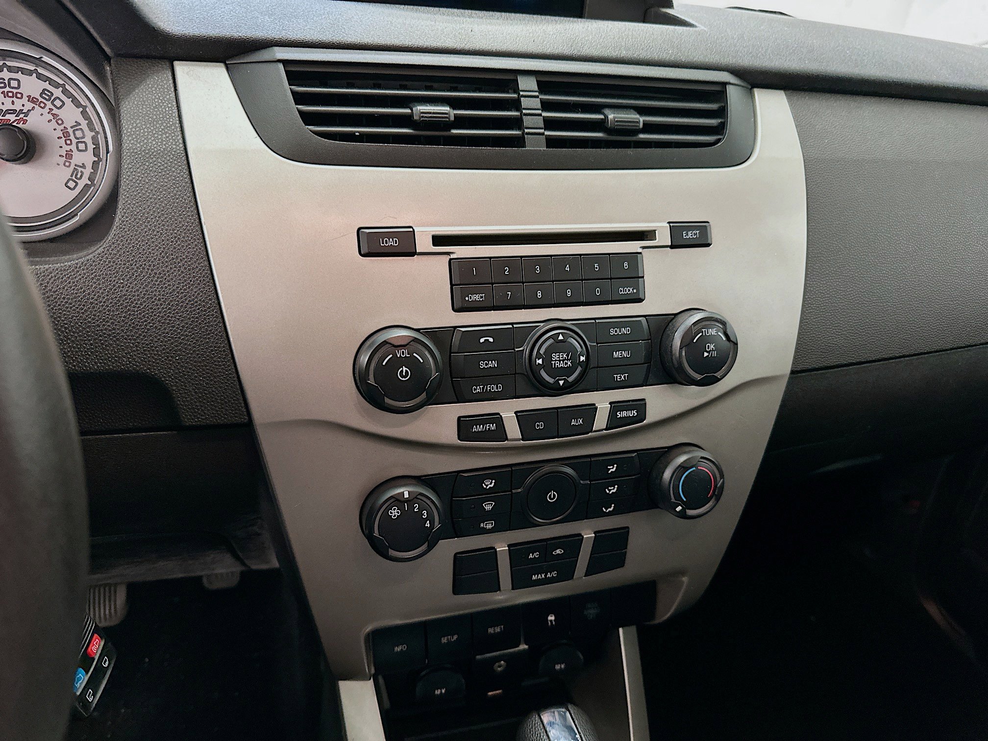 Used 2009 Ford Focus SE FWD image 24