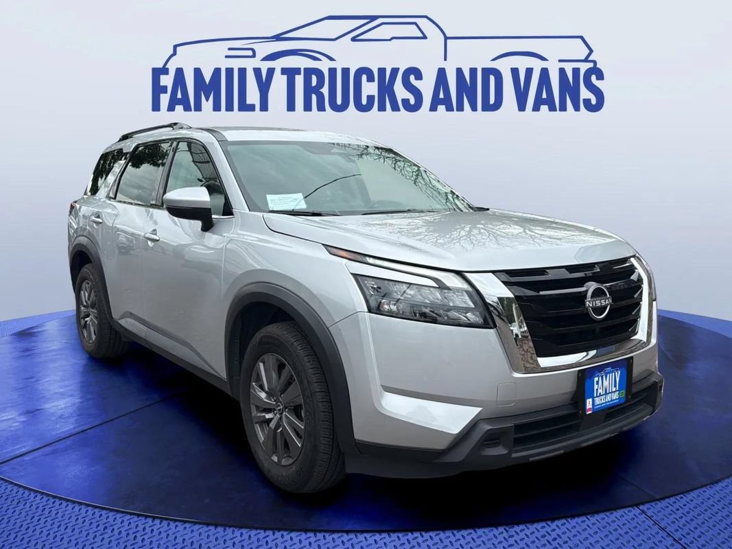 Used 2024 Nissan Pathfinder SV AWD/4WD image 7