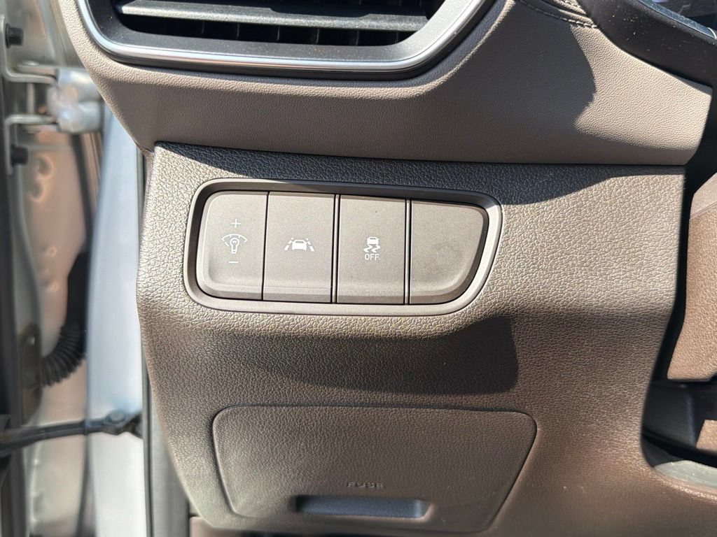 Used 2020 Hyundai Santa Fe SE FWD image 13