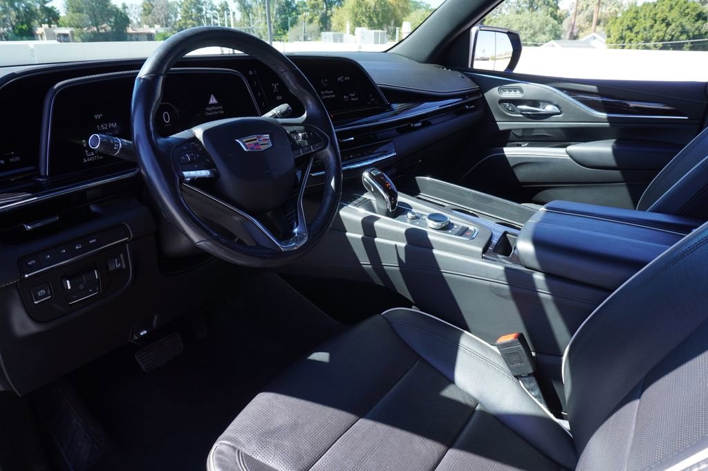 Used 2021 Cadillac Escalade Sport w/ LPO, ONYX Package image 18