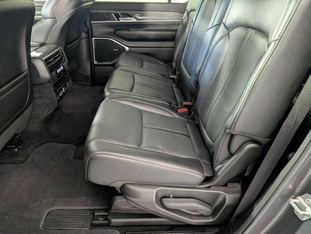 Certified 2022 Jeep Wagoneer Series II AWD/4WD image 26