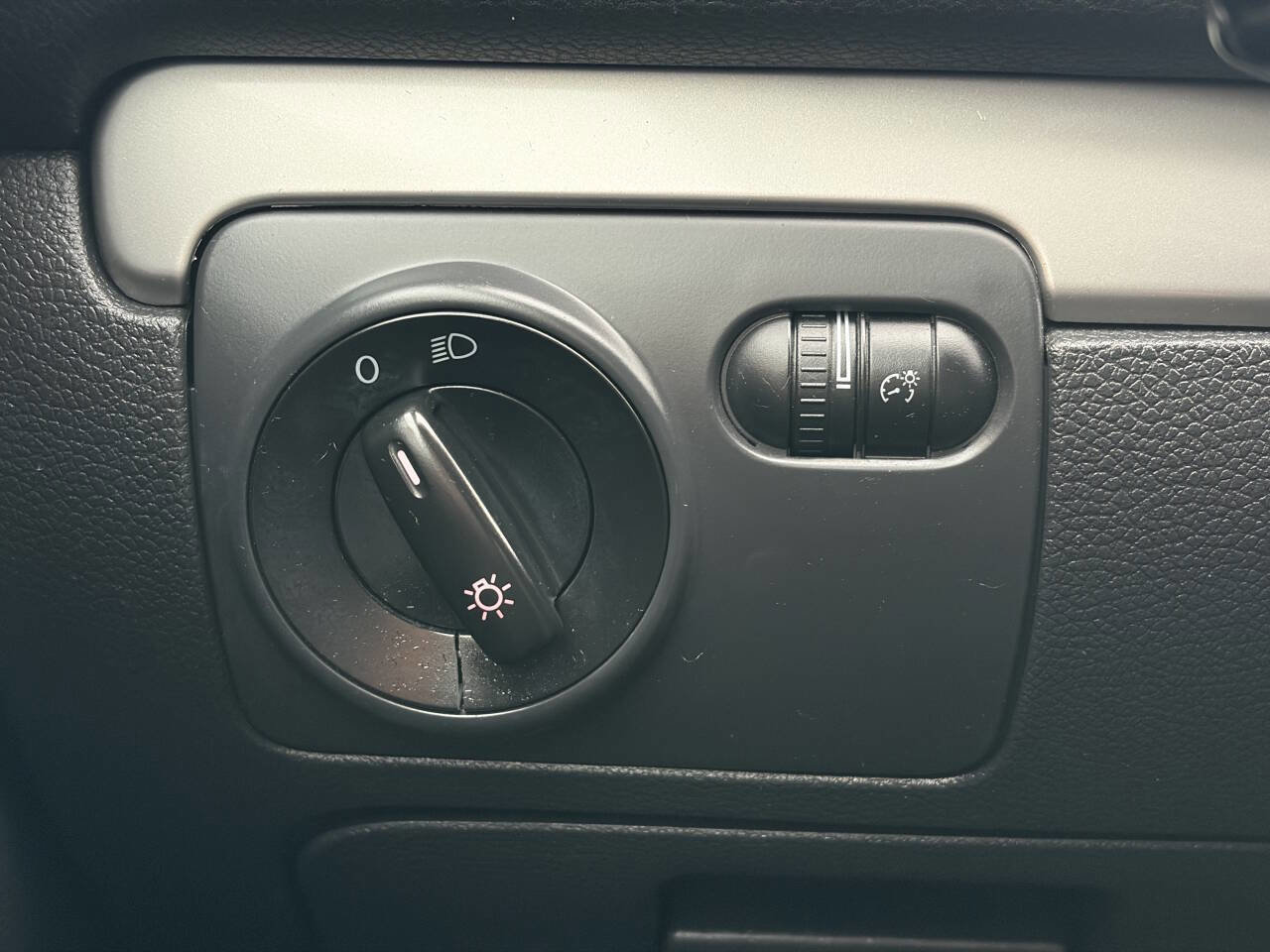 Used 2013 Volkswagen Golf 4-Door image 26