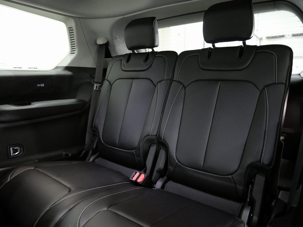 Used 2022 Jeep Grand Cherokee L Limited image 26