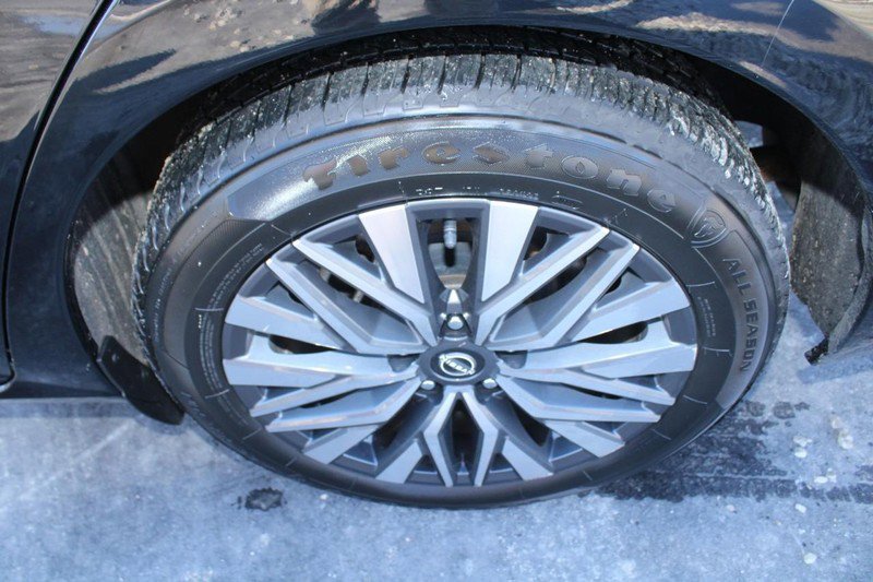 Used 2024 Nissan Altima 2.5 SV image 7