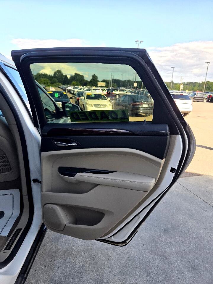 Used 2013 Cadillac SRX Luxury image 14