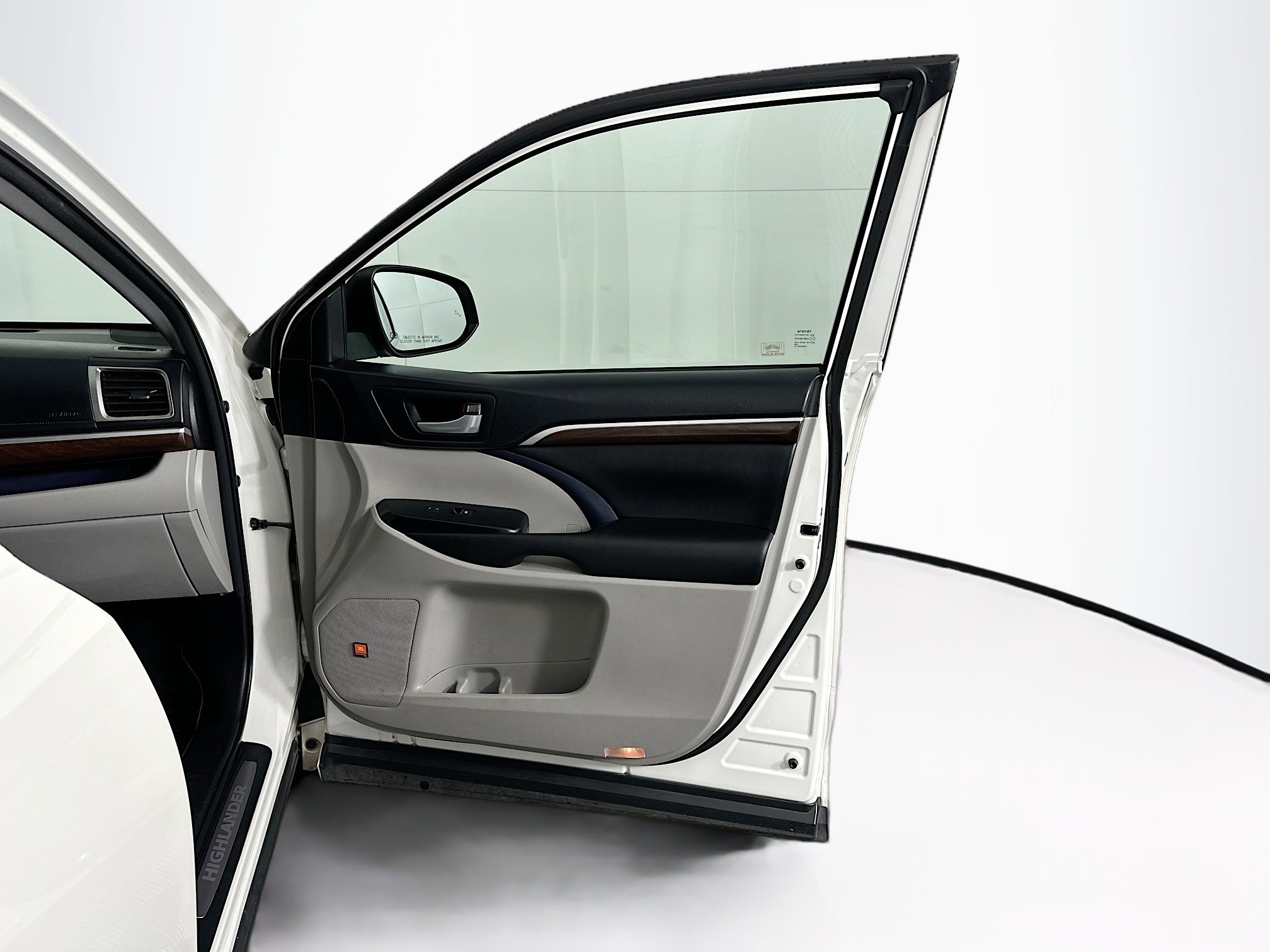 Used 2016 Toyota Highlander Limited image 35