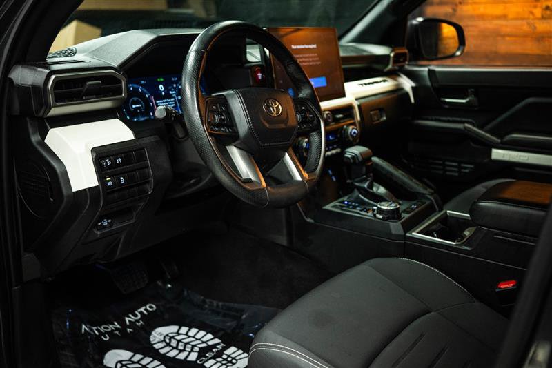 Used 2024 Toyota Tacoma TRD Off-Road image 8