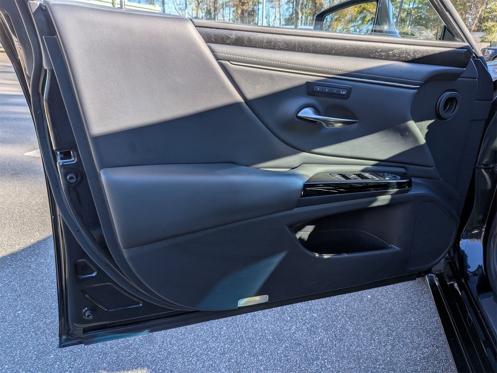 Used 2022 Lexus ES 350 w/ Premium Package image 12