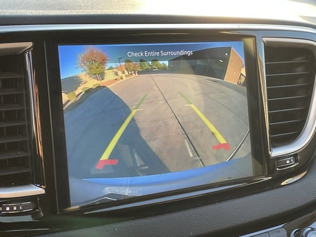 Certified 2024 Chrysler Pacifica Touring-L image 17