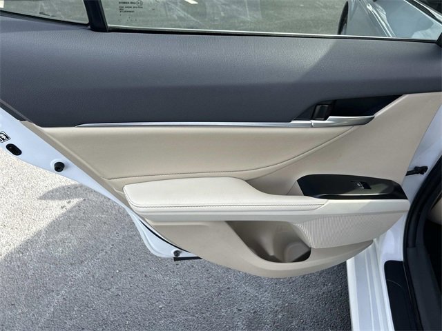 Used 2018 Toyota Camry XLE image 19
