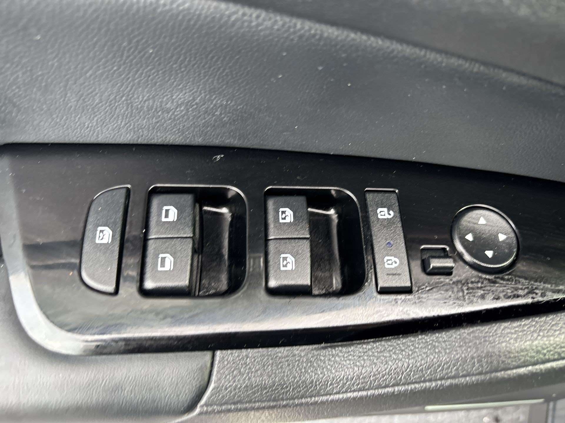 Certified 2024 Kia Sportage EX w/ EX Premium Package AWD/4WD image 15