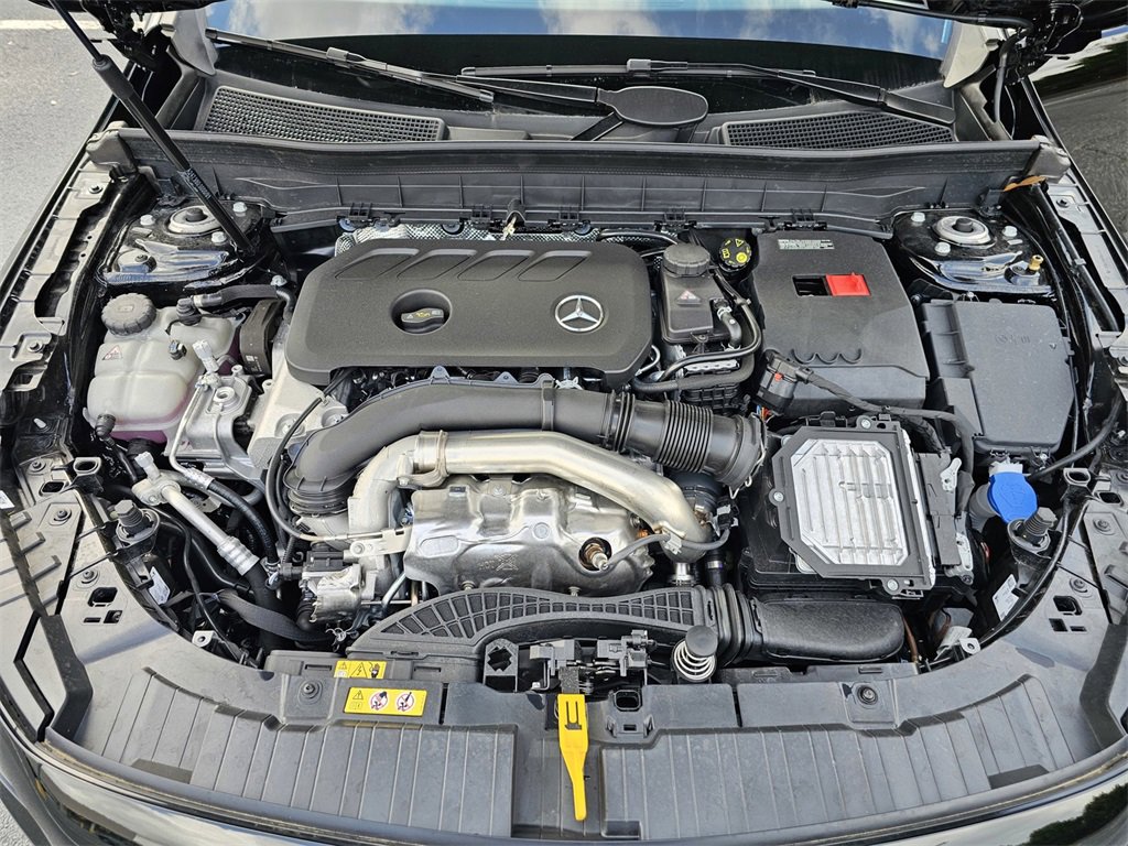 Used 2025 Mercedes-Benz GLB 250 image 26
