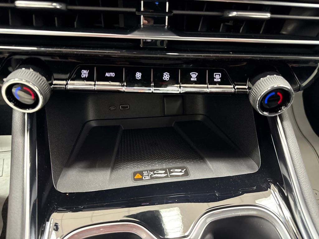 New 2026 Chevrolet Traverse LT w/ Midnight/Sport Edition image 35