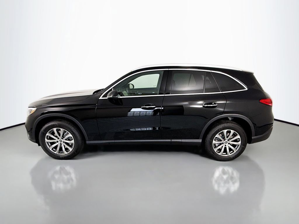 Used 2026 Mercedes-Benz GLC 300 4MATIC image 2