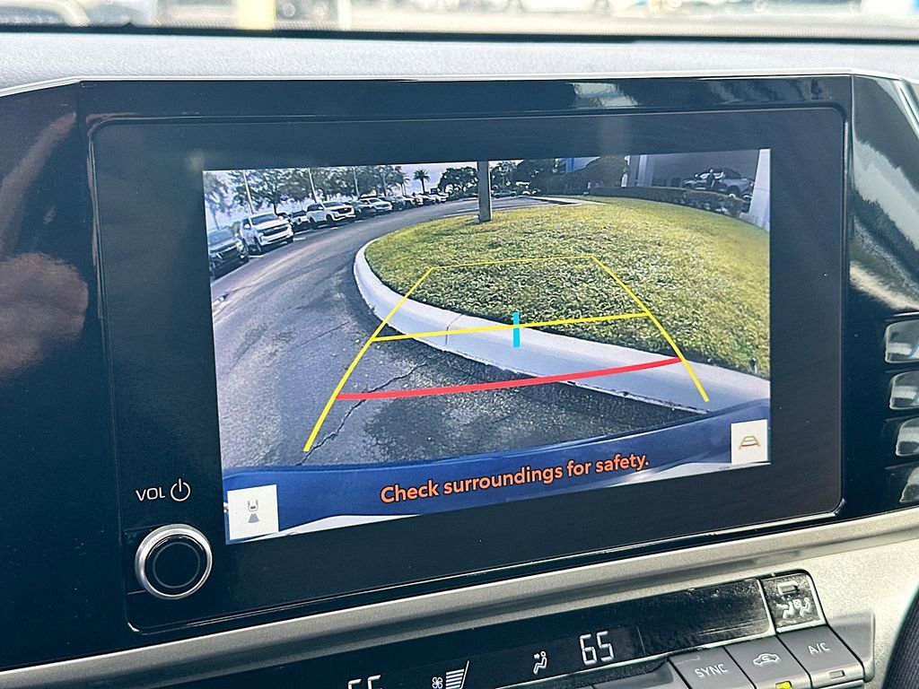 Used 2025 Toyota Camry LE image 14