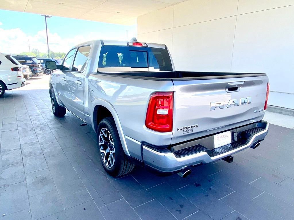 Used 2025 RAM 1500 Laramie AWD/4WD image 7