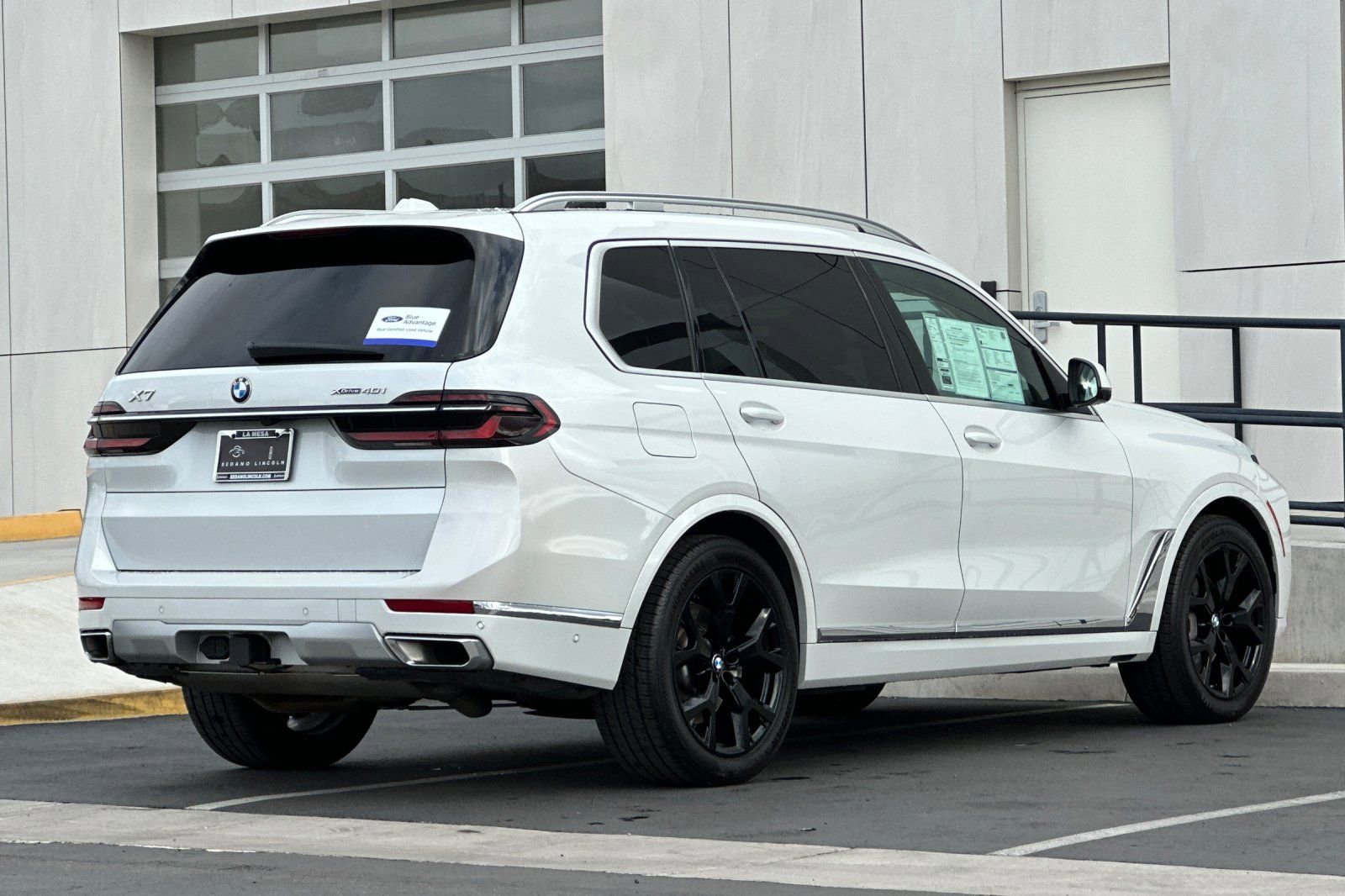 Used 2023 BMW X7 xDrive40i image 3