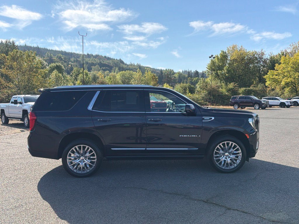 Used 2024 GMC Yukon Denali w/ Advanced Technology Package AWD/4WD image 6